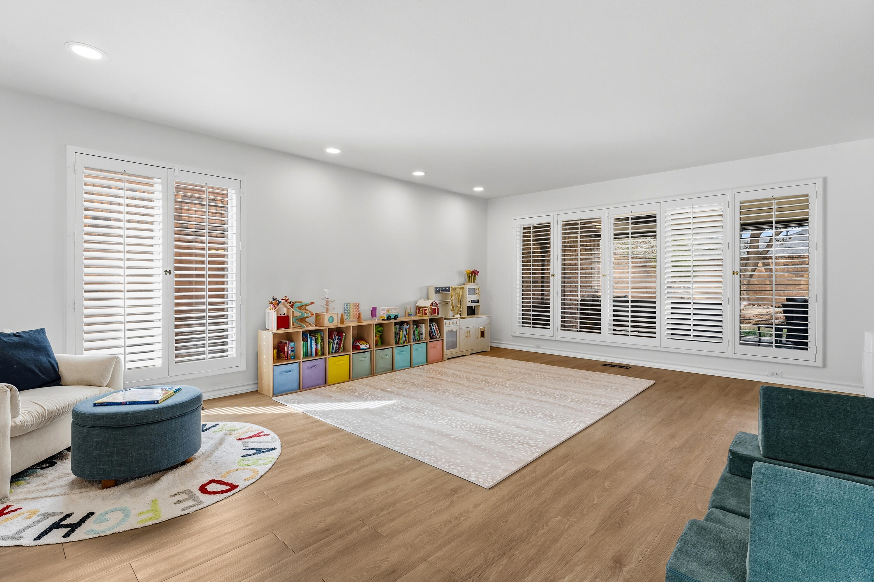 4628 94th Street Lubbock, TX 79424 - Photo 22 of 41 a living room with a large window