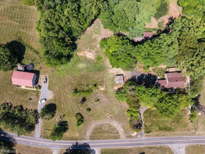 7250 Dennis Road Walnut Cove, NC 27052 - Photo 4 of 8