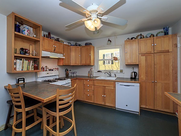 40 Oakley Road, Unit 40 Watertown, MA 02472 - Photo 9 of 16 Gallery Image 9