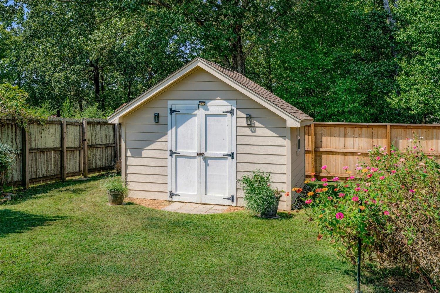 1349 Beautiful Place Collierville, TN 38017 - Photo 7 of 40 a view of a house with backyard