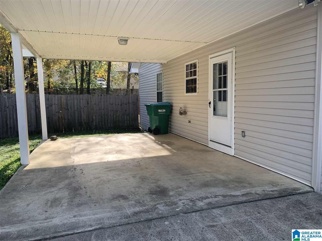 211 Ingram Avenue West Oneonta, AL 35121 - Photo 3 of 20