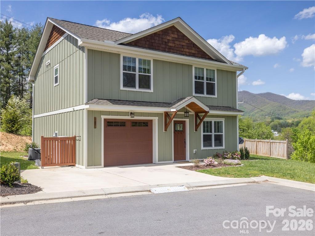 101 Towne Place Clyde, NC 28721 - Photo 2 of 28