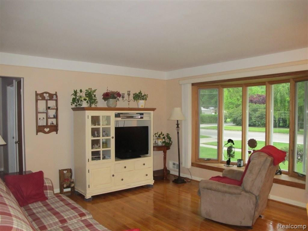 Bay window