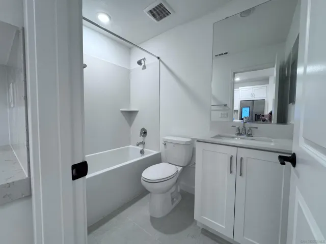 $4,400 | 12045 Sienna Lane, San Diego, CA 92128