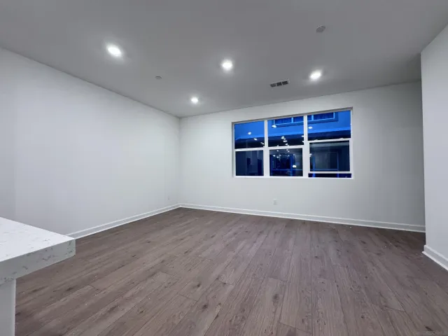 $4,400 | 12045 Sienna Lane, San Diego, CA 92128