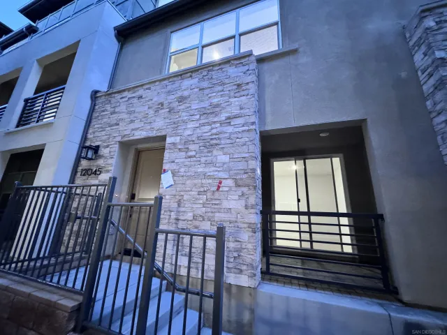 $4,400 | 12045 Sienna Lane, San Diego, CA 92128