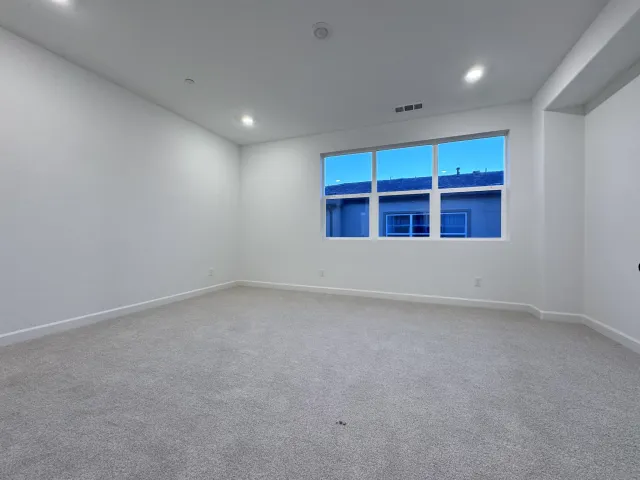 $4,400 | 12045 Sienna Lane, San Diego, CA 92128