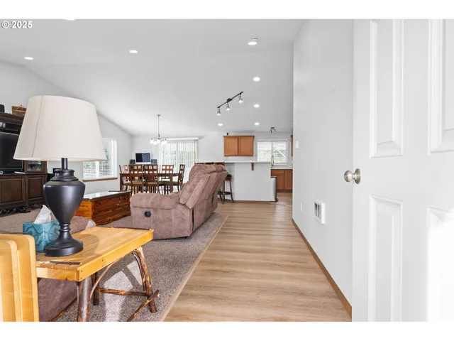 $520,000 | 1615 Pacific Ridge Lane, Hammond, OR 97121