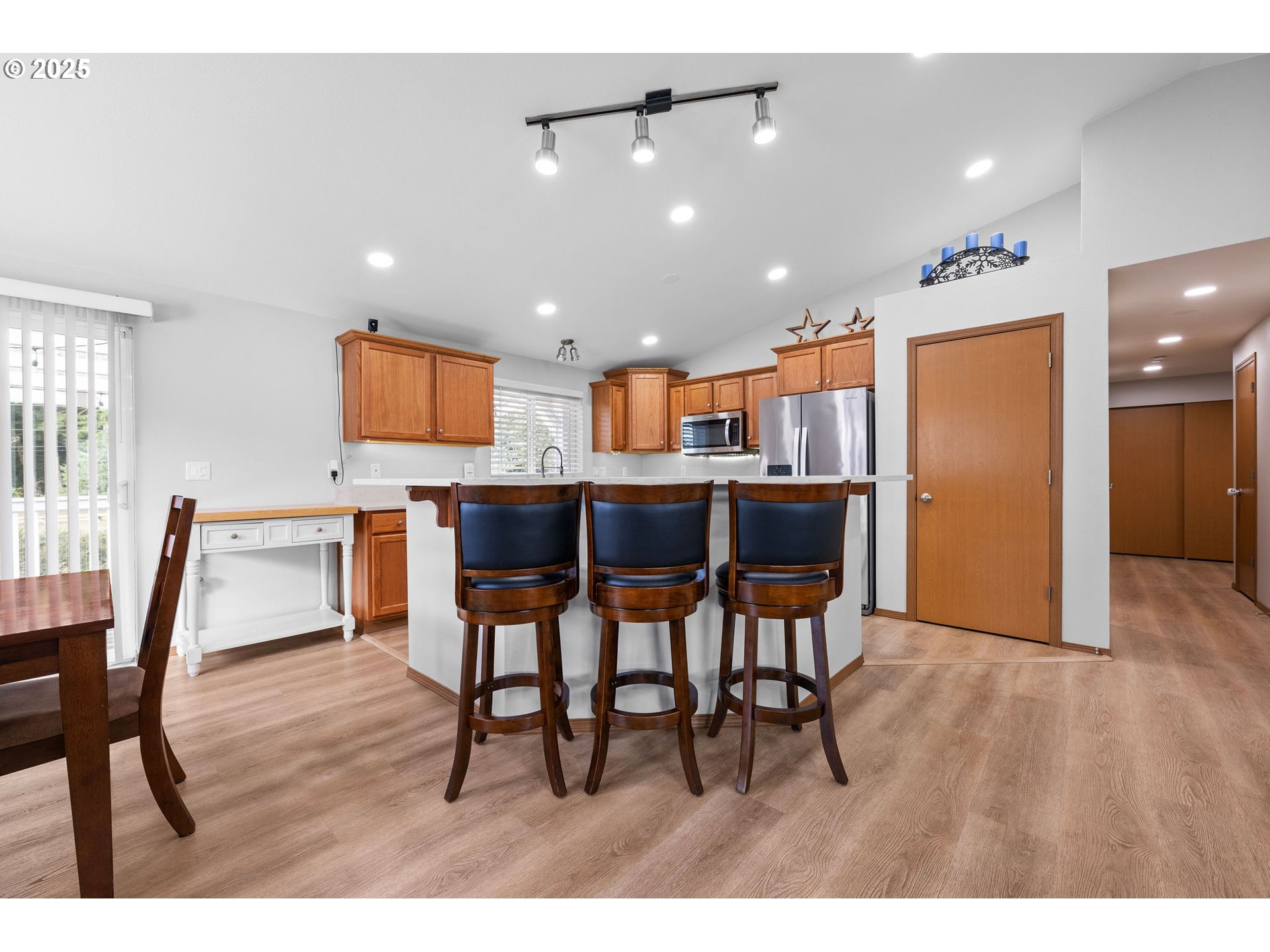 1615 Pacific Ridge Lane Hammond, OR 97121 - Photo 20 of 47 Breakfast Area