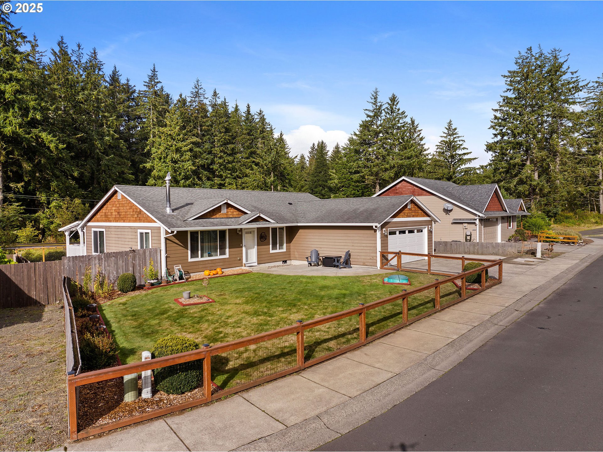 1615 Pacific Ridge Lane Hammond, OR 97121 - Photo 3 of 47 Yard