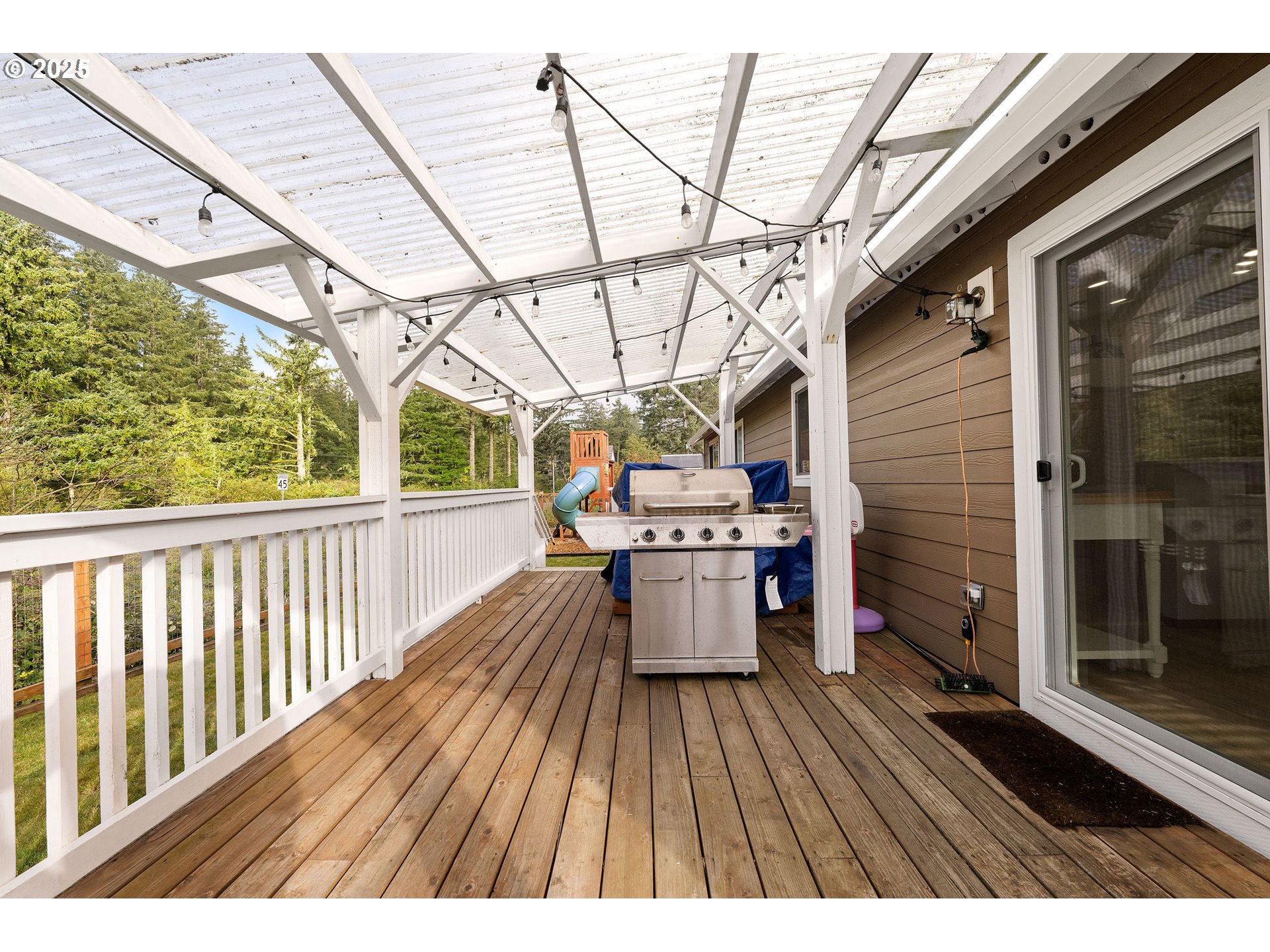 1615 Pacific Ridge Lane Hammond, OR 97121 - Photo 40 of 47 Deck