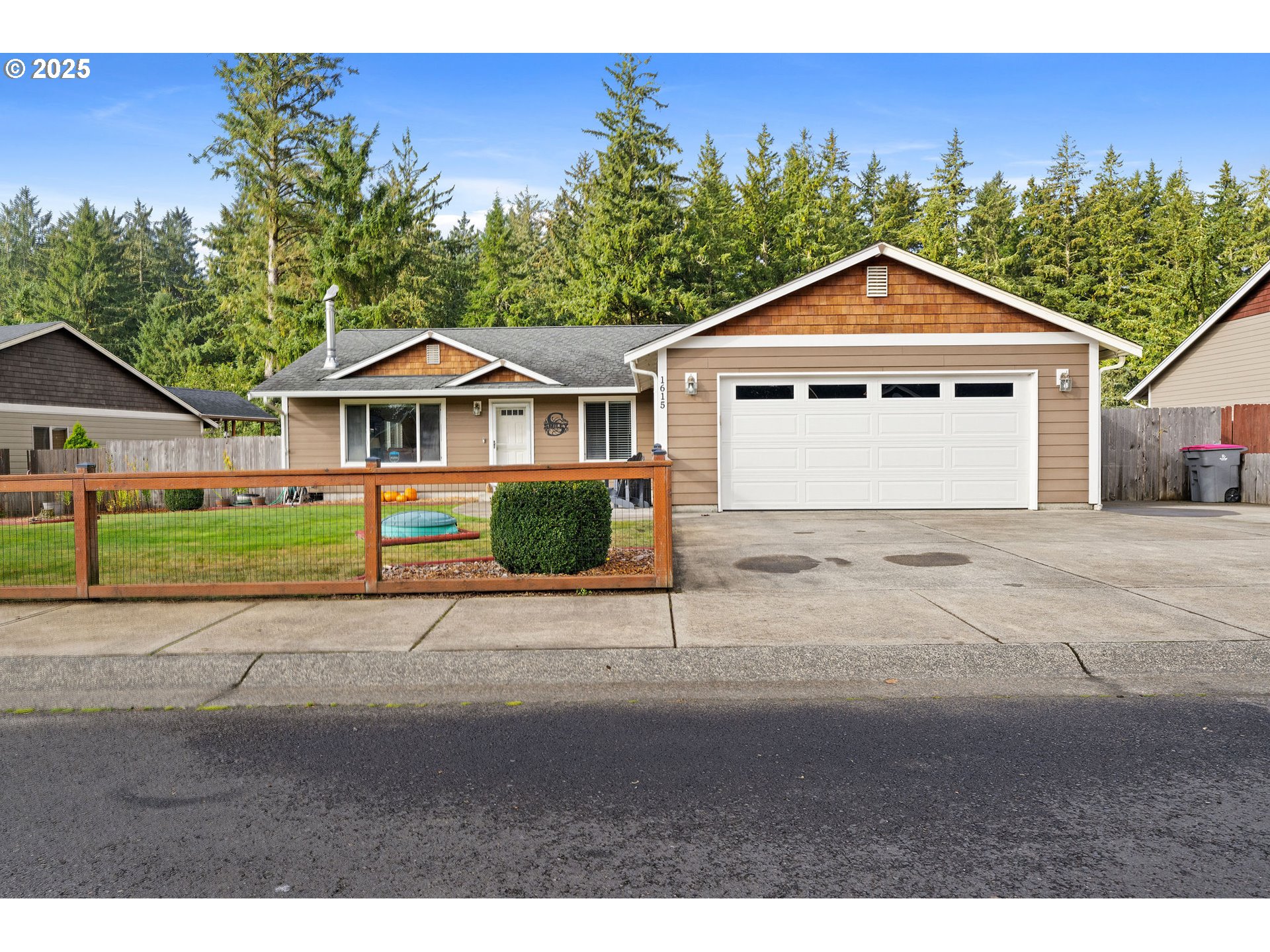 1615 Pacific Ridge Lane Hammond, OR 97121 - Photo 4 of 47 Parking