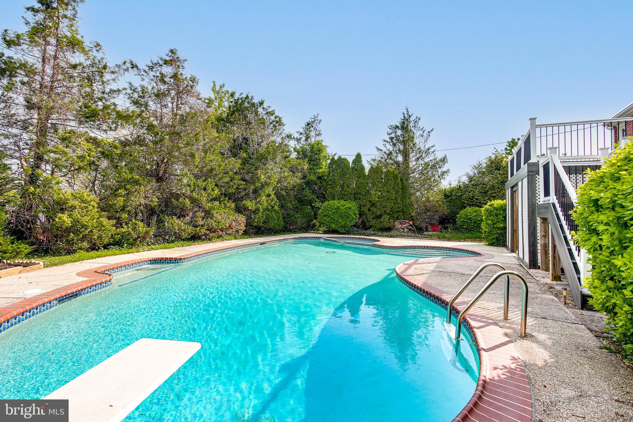 600 Olesmont Road Baltimore, MD 21228 - Photo 2 of 34