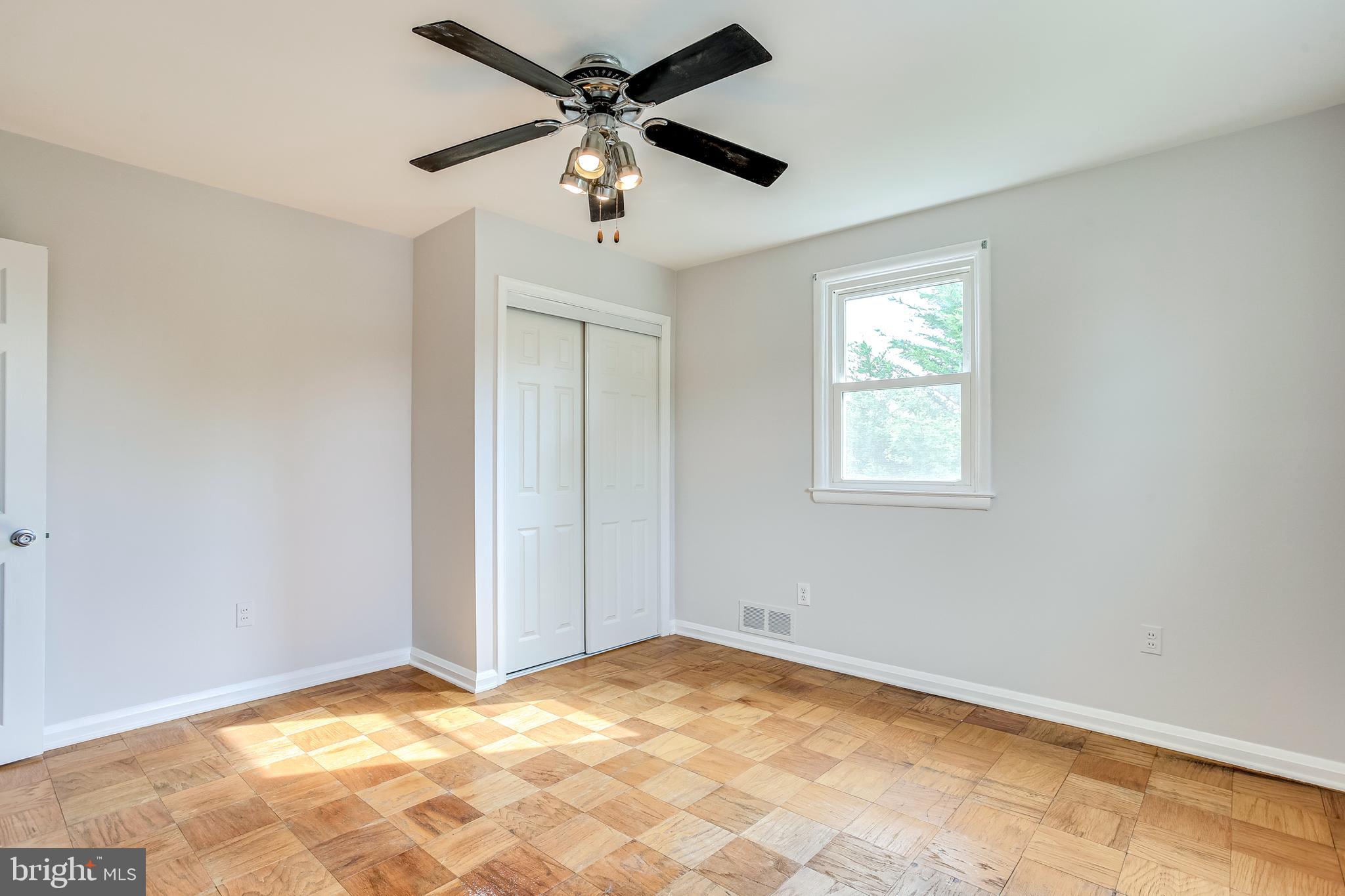 600 Olesmont Road Baltimore, MD 21228 - Photo 11 of 34