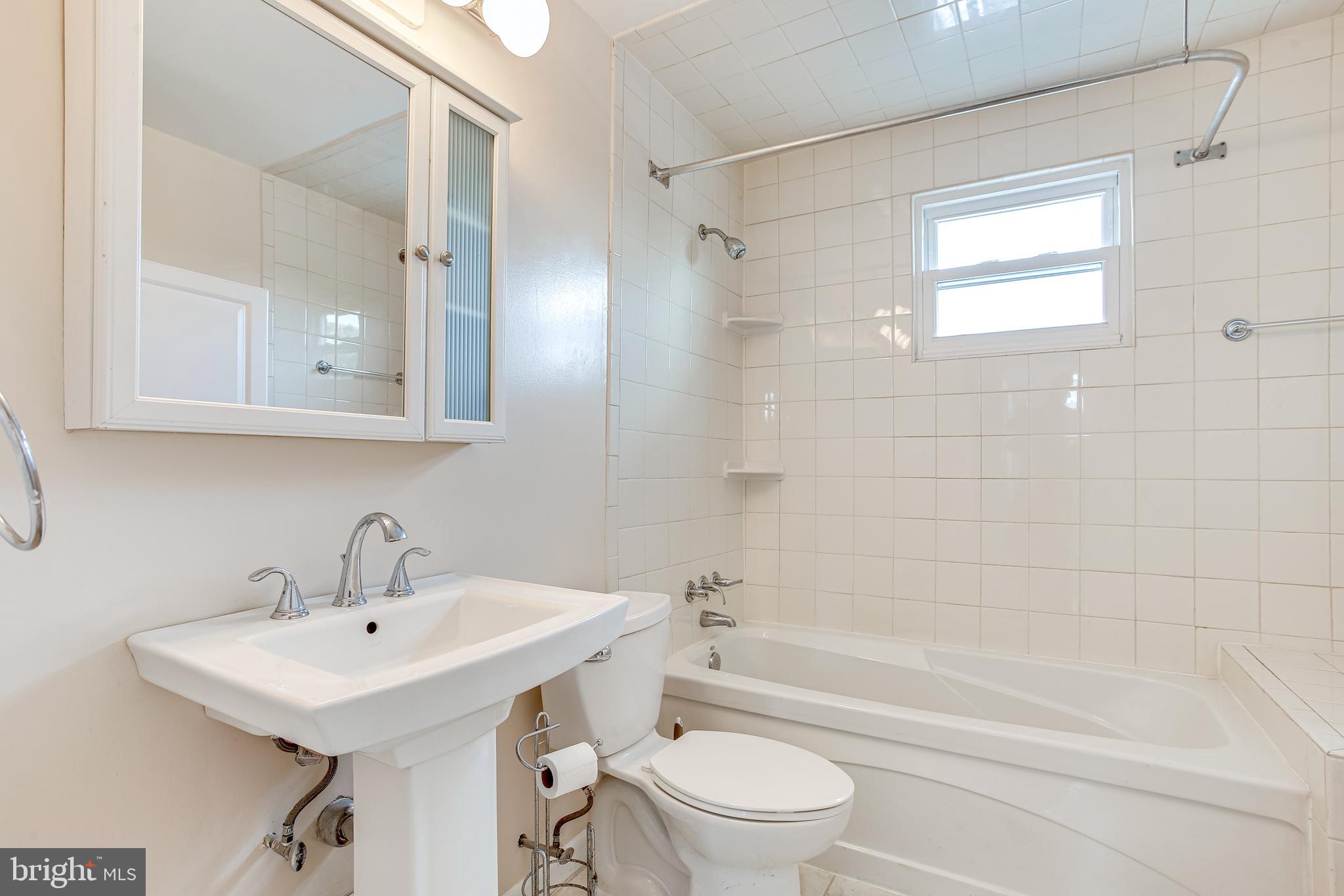 600 Olesmont Road Baltimore, MD 21228 - Photo 15 of 34