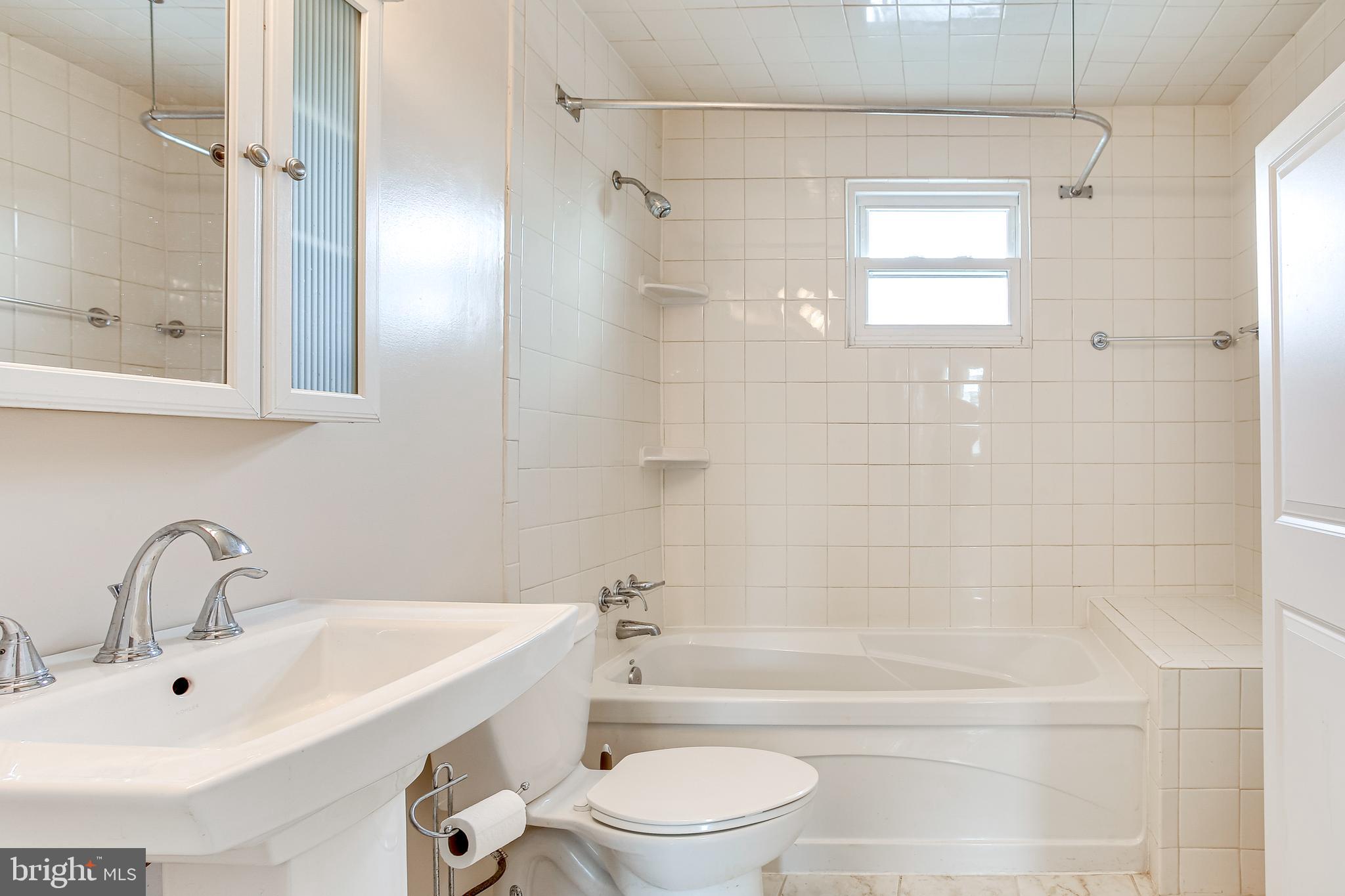 600 Olesmont Road Baltimore, MD 21228 - Photo 16 of 34