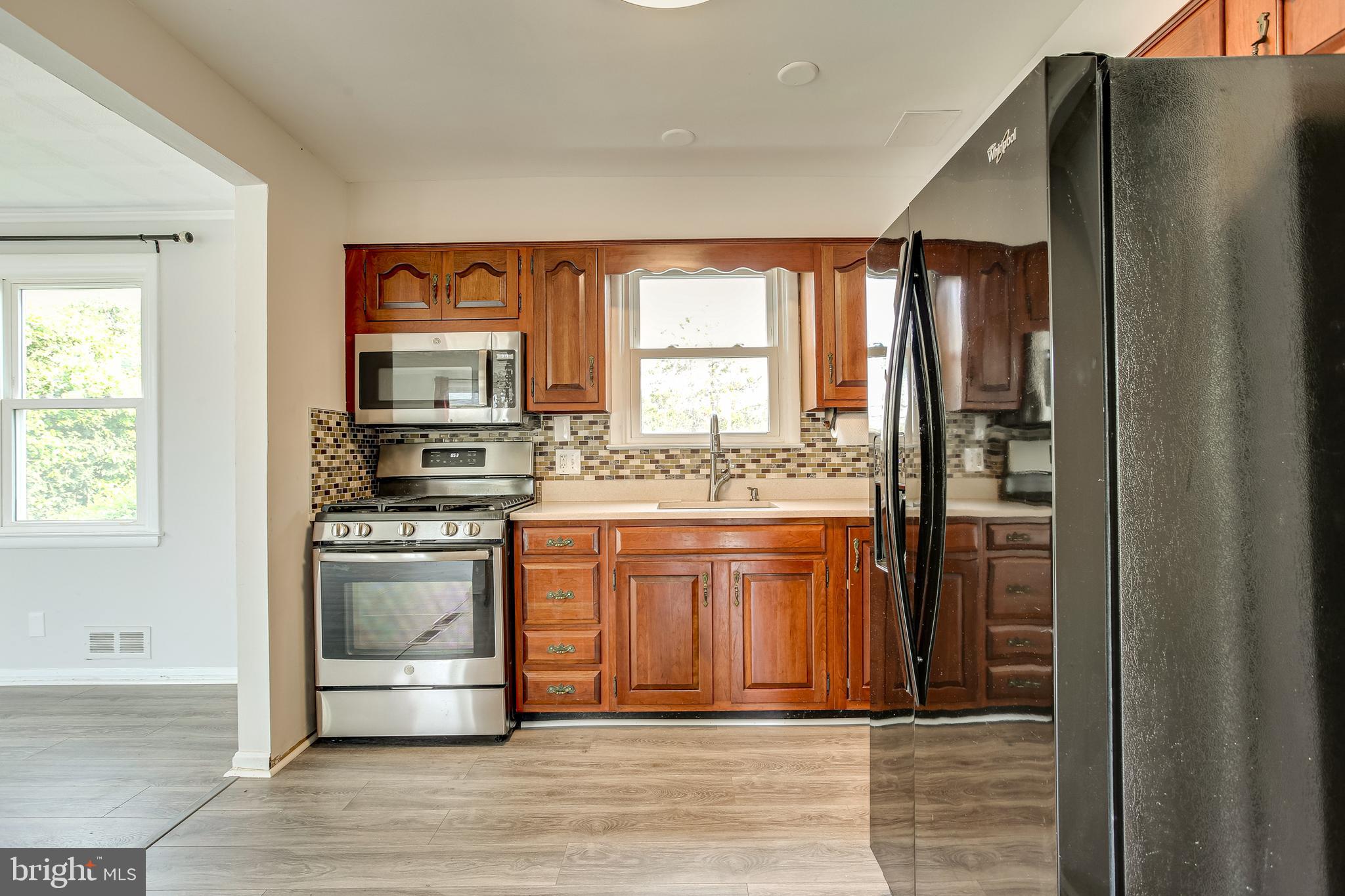 600 Olesmont Road Baltimore, MD 21228 - Photo 7 of 34