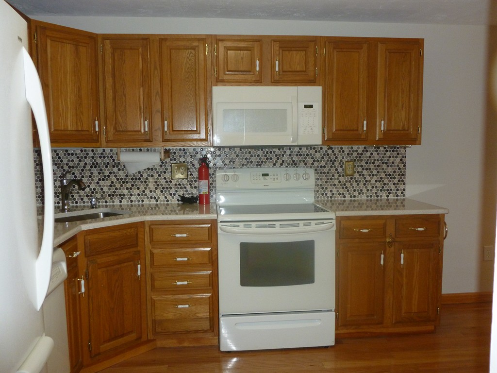 701 Ridgefield Circle, Unit B Clinton, MA 01510 - Photo 3 of 16 Gallery Image 3