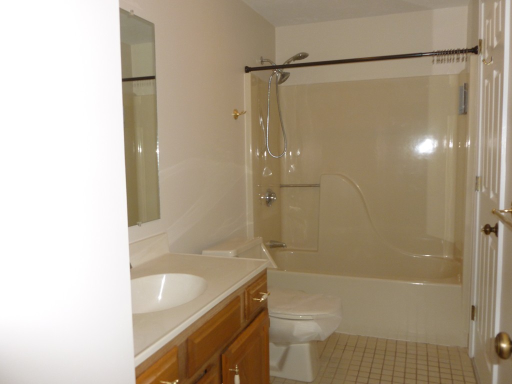 701 Ridgefield Circle, Unit B Clinton, MA 01510 - Photo 8 of 16 Gallery Image 8