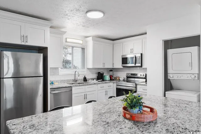 $1,075 | 409 17th Avenue North, Unit 4, Myrtle Beach, SC 29577