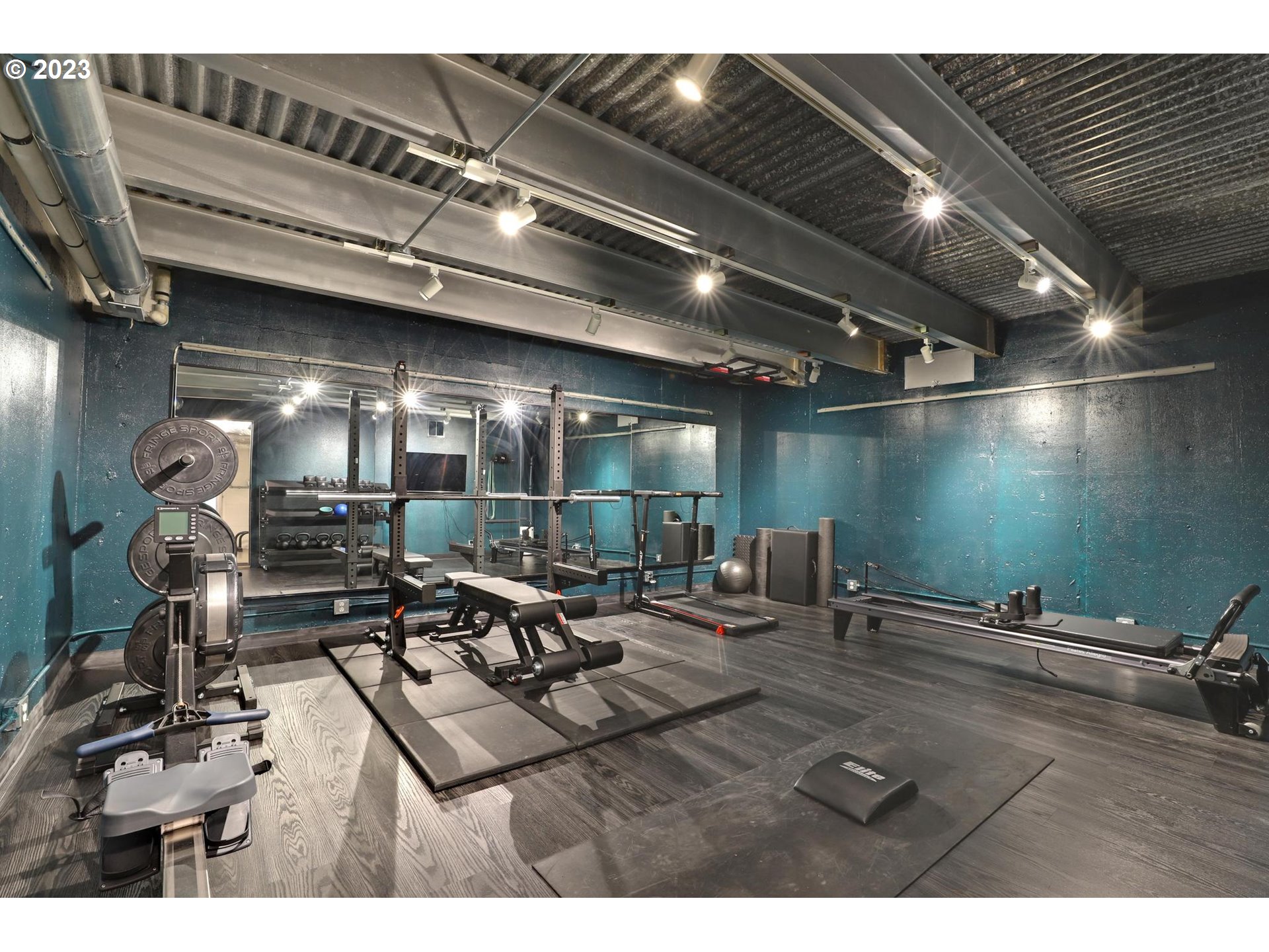 2122 Southwest Myrtle Street Portland, OR 97201 - Photo 40 of 47 a view of a room with gym equipment