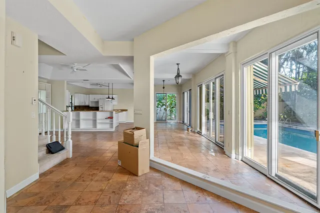 $6,900,000 | 206 Queens Lane, Palm Beach, FL 33480