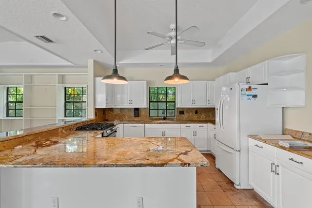 $6,900,000 | 206 Queens Lane, Palm Beach, FL 33480