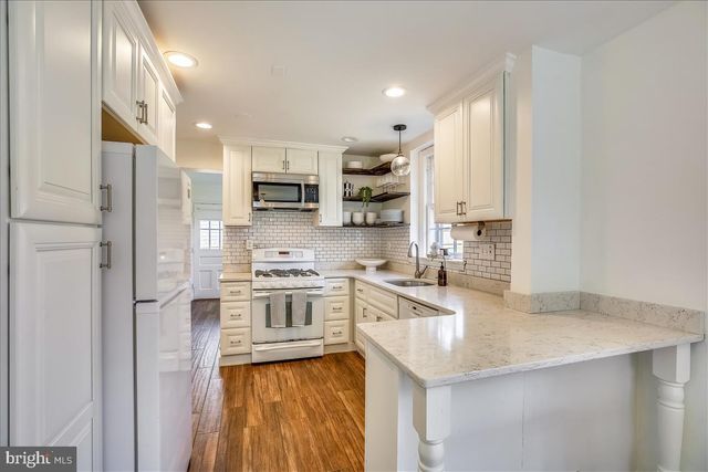 $1,095,000 | 4501 Amherst Lane, Bethesda, MD 20814