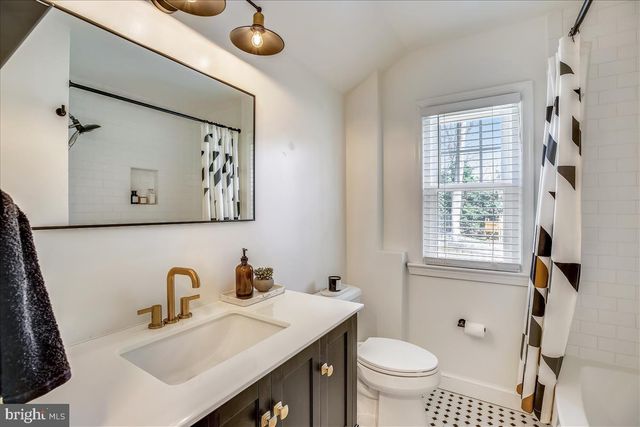 $1,095,000 | 4501 Amherst Lane, Bethesda, MD 20814