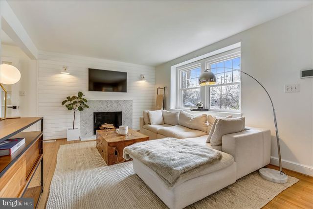 $1,095,000 | 4501 Amherst Lane, Bethesda, MD 20814