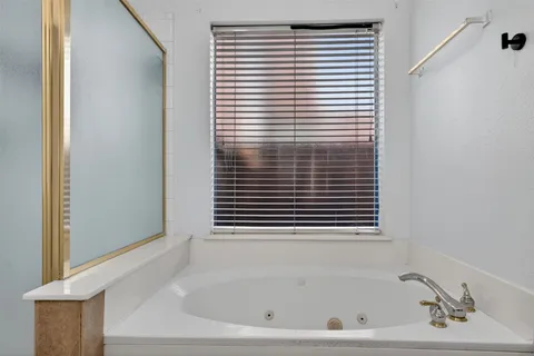 $430,000 | 4122 Casa Del Lago Drive, Missouri City, TX 77459