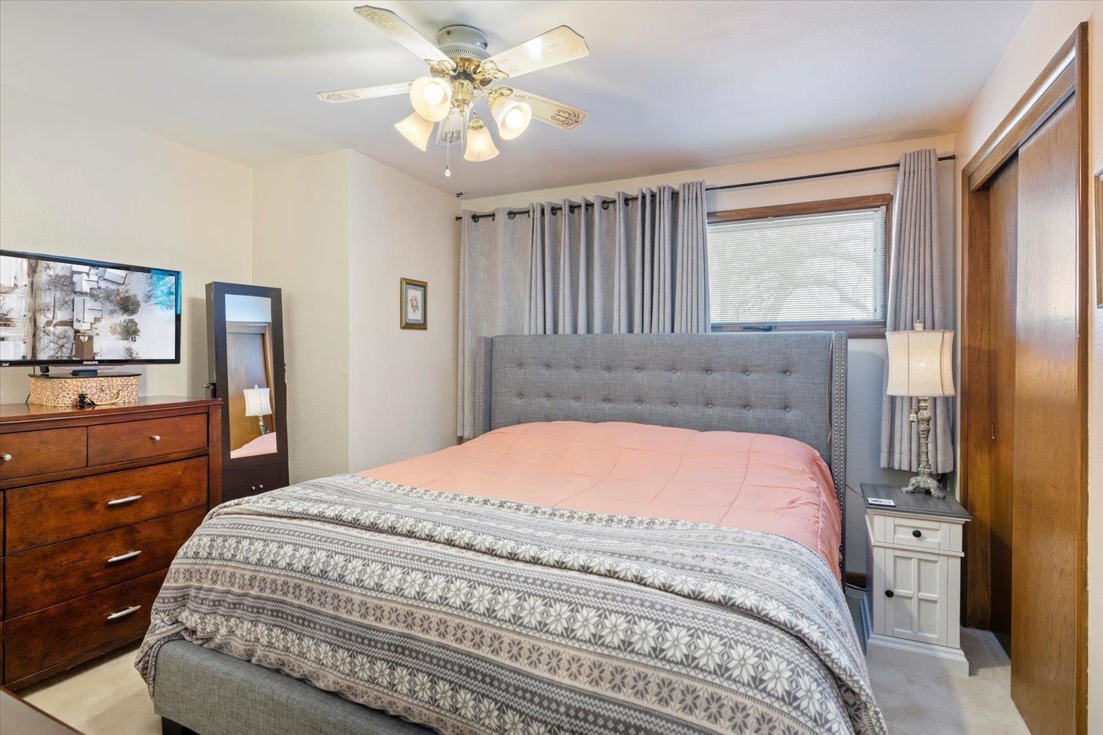 502 North Inner Drive Hibbing, MN 55746 - Photo 33 of 57 Bedroom with a ceiling fan