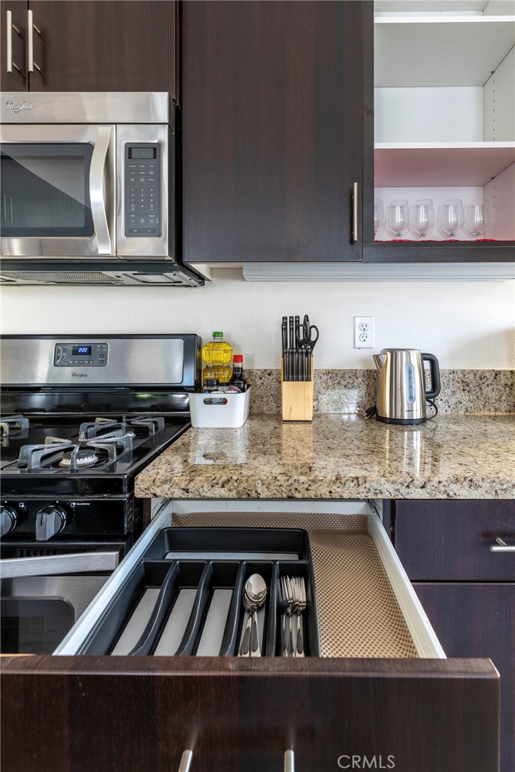 816 East Promenade, Unit A Azusa, CA 91702 - Photo 11 of 75