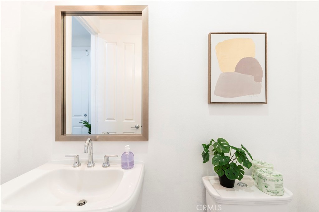 816 East Promenade, Unit A Azusa, CA 91702 - Photo 36 of 75