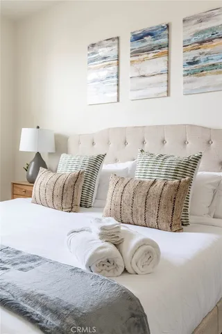 $678,000 | 816 East Promenade, Unit A, Azusa, CA 91702