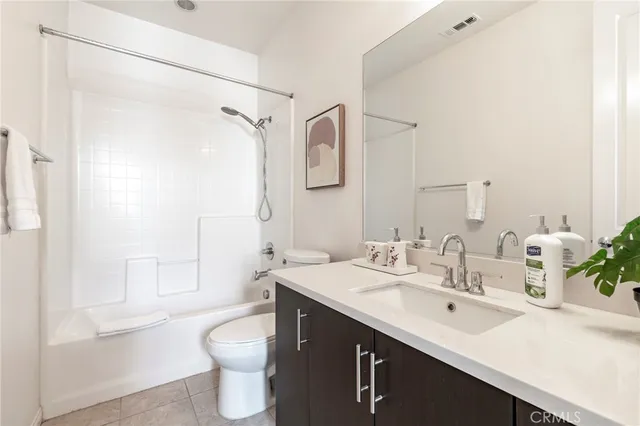 $678,000 | 816 East Promenade, Unit A, Azusa, CA 91702