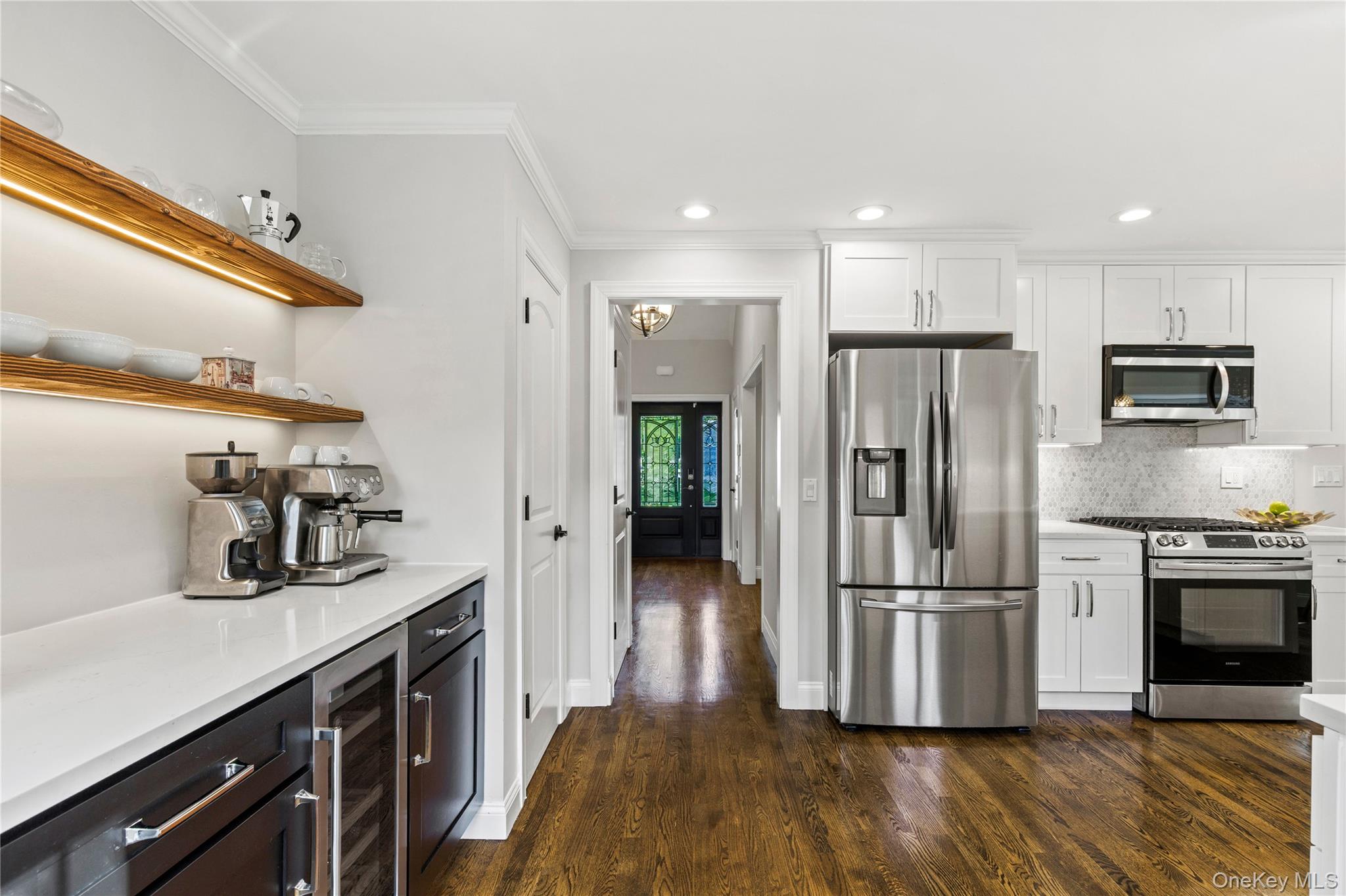 8 Rugby Road New Rochelle, NY 10804 - Photo 13 of 37