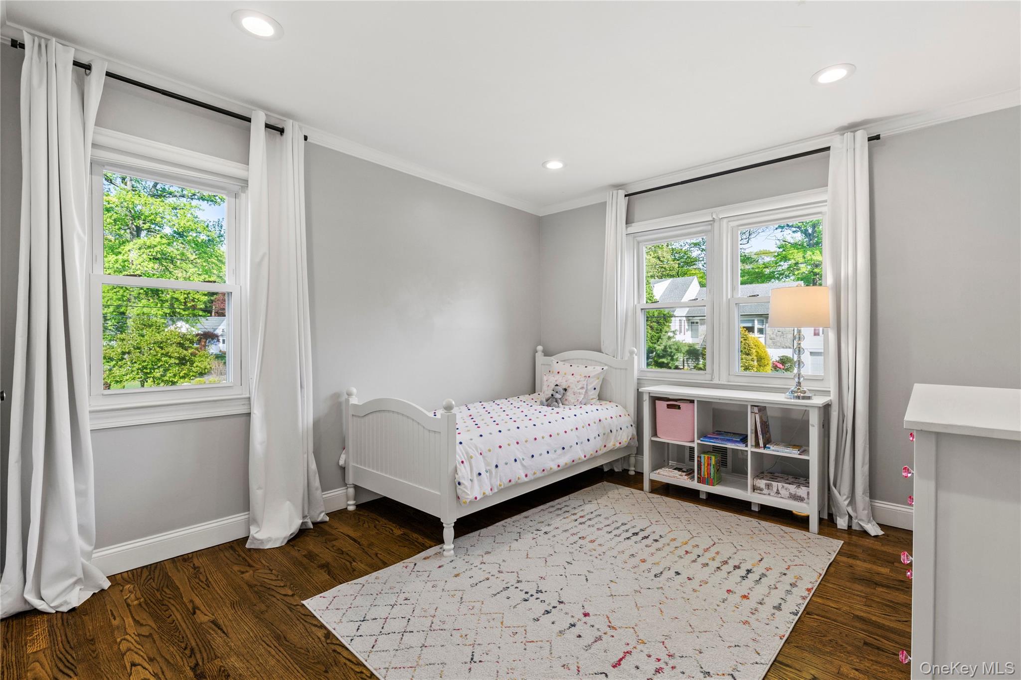 8 Rugby Road New Rochelle, NY 10804 - Photo 17 of 37