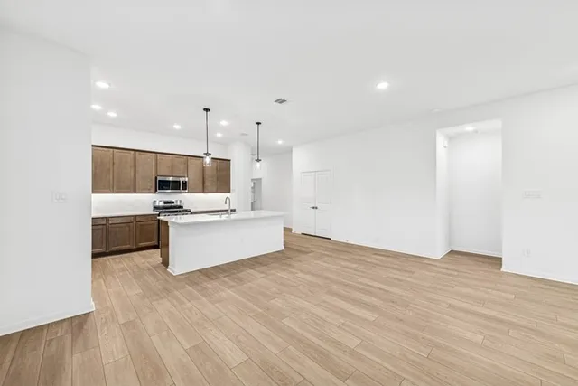 $2,900 | 326 Prairie Warbler Street, Magnolia, TX 77354