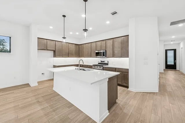 $2,900 | 326 Prairie Warbler Street, Magnolia, TX 77354