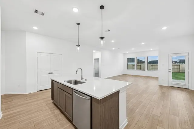 $2,900 | 326 Prairie Warbler Street, Magnolia, TX 77354