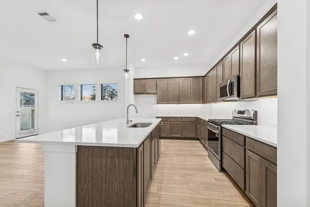 $2,900 | 326 Prairie Warbler Street, Magnolia, TX 77354