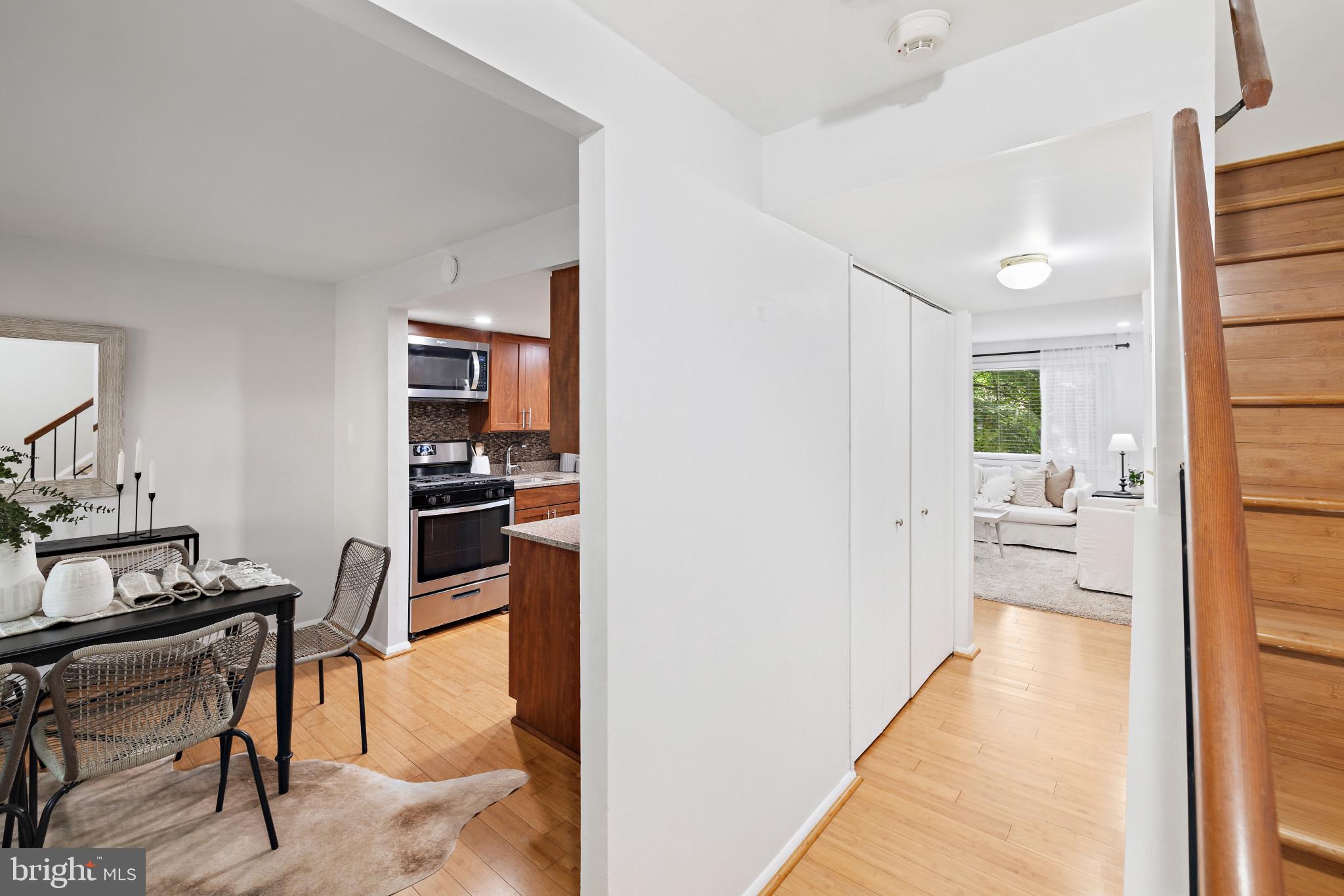 8931 Footed Ridge Columbia, MD 21045 - Photo 4 of 34