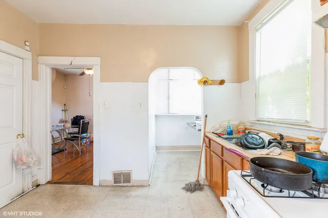 $205,000 | 7422 South Kimbark Avenue, Chicago, IL 60619