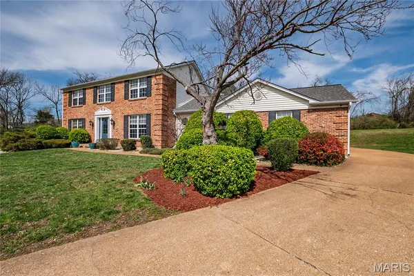 $509,900 | 6301 Highland Estates Drive, St. Louis, MO 63129