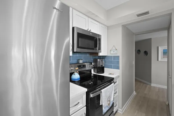 $3,200 | 233 Northeast Edgewater Drive, Unit 104, Jensen Beach, FL 34957