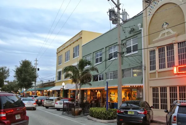 $3,200 | 233 Northeast Edgewater Drive, Unit 104, Jensen Beach, FL 34957
