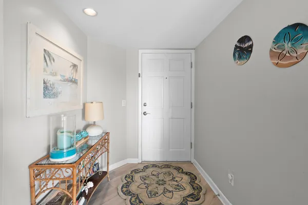 $3,200 | 233 Northeast Edgewater Drive, Unit 104, Jensen Beach, FL 34957