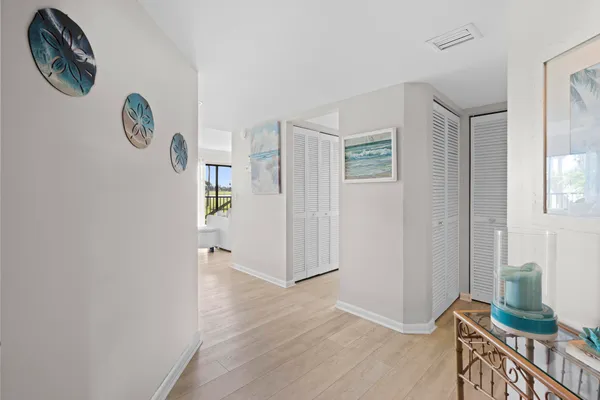 $3,200 | 233 Northeast Edgewater Drive, Unit 104, Jensen Beach, FL 34957