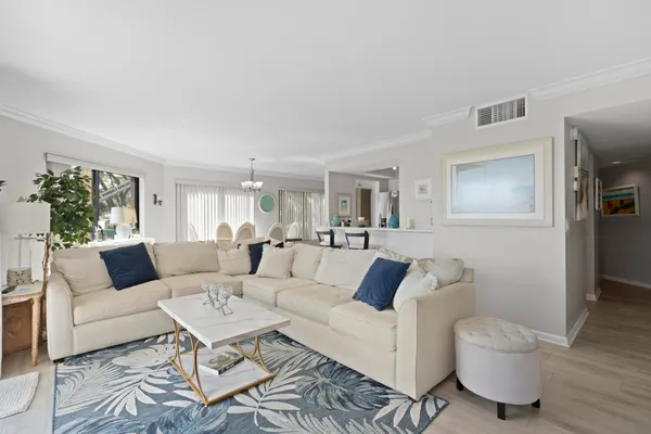 $3,200 | 233 Northeast Edgewater Drive, Unit 104, Jensen Beach, FL 34957